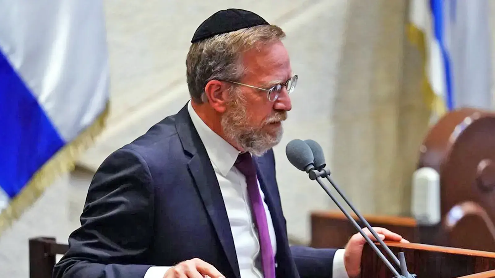חבר הכנסת יצחק פינדרוס הצהיר אמונים במליאת הכנסת, 22 ביוני 2020 חבר הכנסת יצחק פינדרוס הצהיר אמונים במליאת הכנסת, 22 ביוני 2020