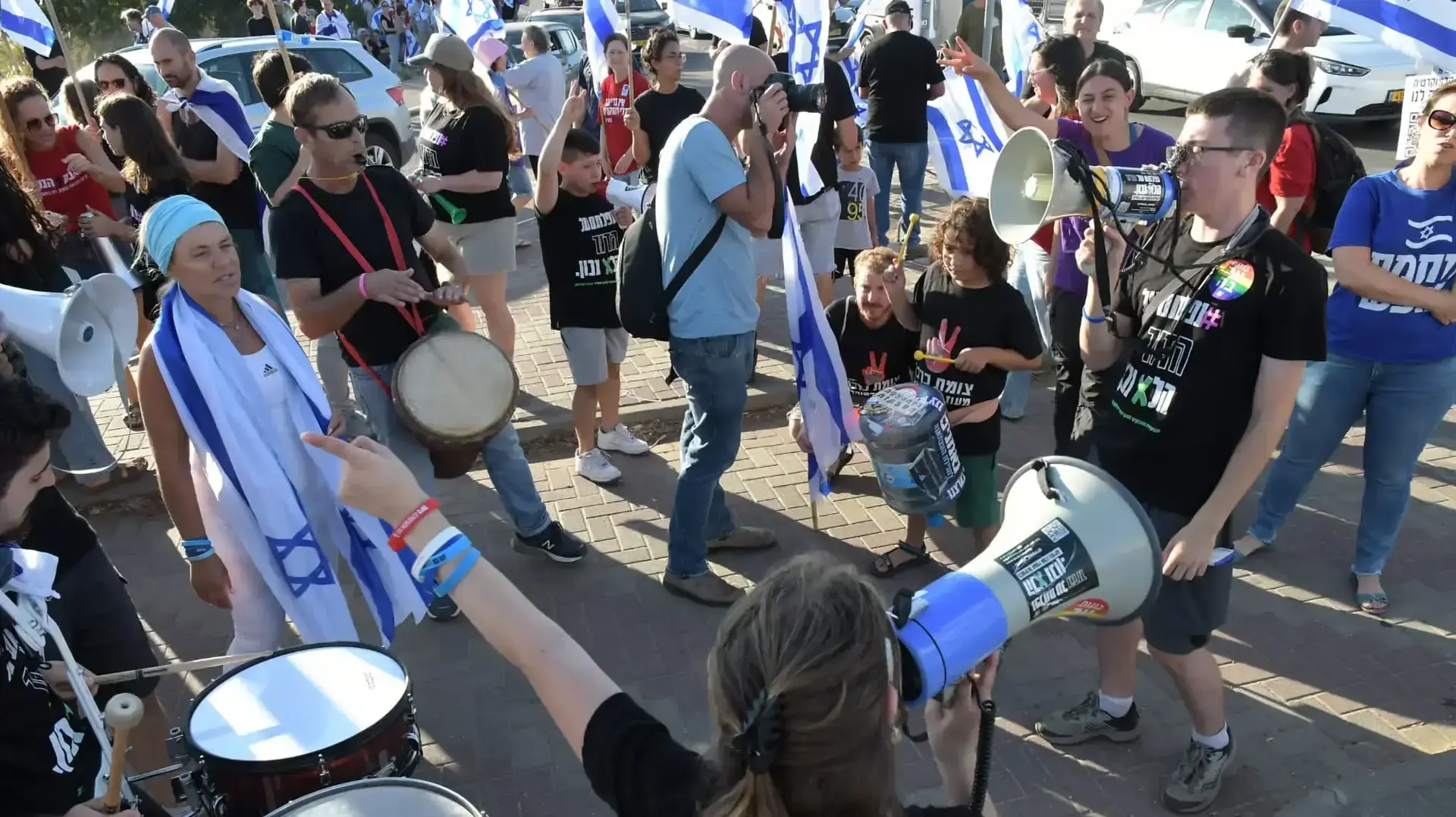הפגנה נגד המהפכה המשפטית בצומת כרכור, 24 ביוני 2023 הפגנה נגד המהפכה המשפטית בצומת כרכור, 24 ביוני 2023
