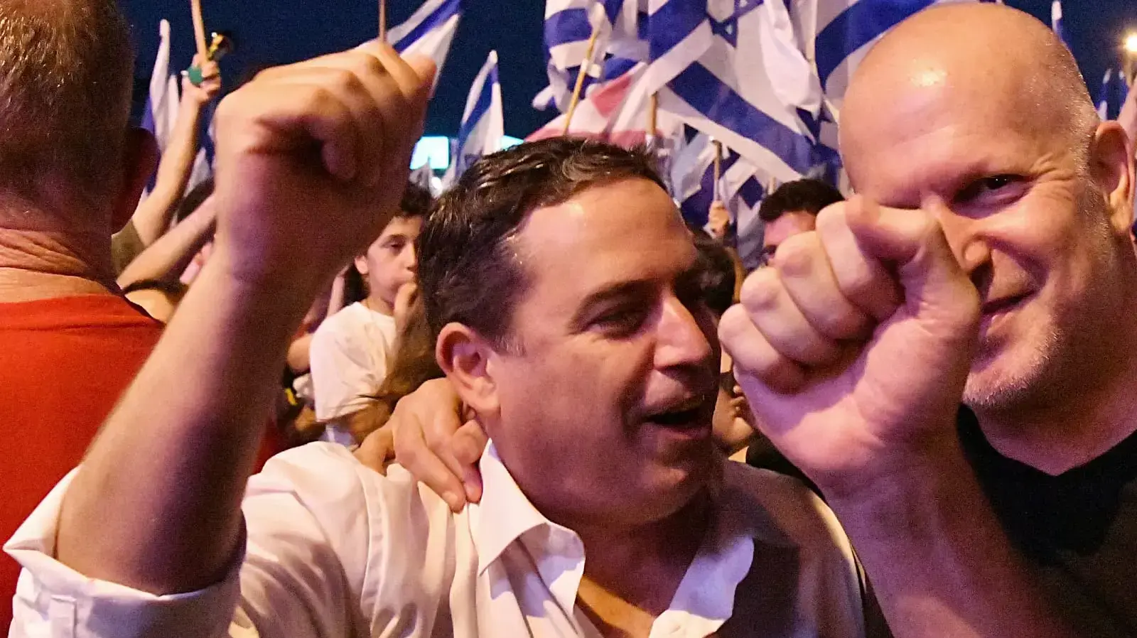 עמית בכר בהפגנה נגד המהפכה המשפטית, תל אביב. 24 ביוני 2023 עמית בכר בהפגנה נגד המהפכה המשפטית, תל אביב. 24 ביוני 2023