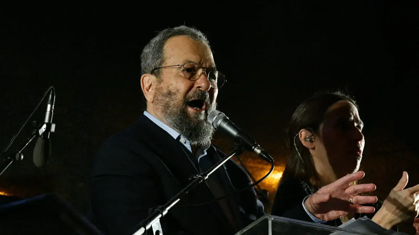 אהוד ברק בהפגנה נגד המהפכה המשפטית, תל אביב. 24 ביוני 2023 אהוד ברק בהפגנה נגד המהפכה המשפטית, תל אביב. 24 ביוני 2023