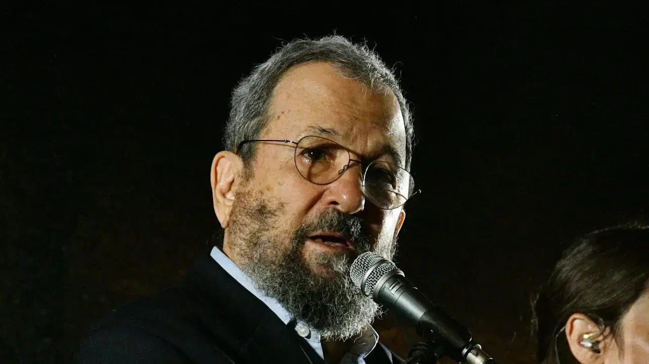 אהוד ברק בהפגנה נגד המהפכה המשפטית, תל אביב. 24 ביוני 2023