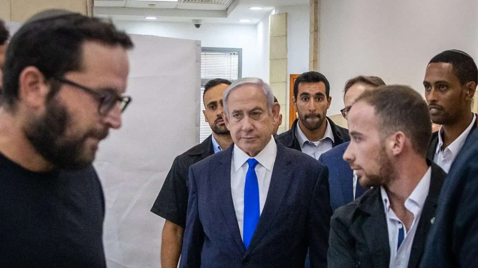 הגעת רה"מ בנימין נתניהו לדיון בו תישמע עדות ארנון מילצ'ן בתיק 1000,בימ"ש מחוזי ירושלים, 25 ביוני 2023 הגעת רה"מ בנימין נתניהו לדיון בו תישמע עדות ארנון מילצ'ן בתיק 1000,בימ"ש מחוזי ירושלים, 25 ביוני 2023