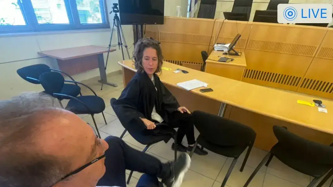 עו"ד אילה הוניגמן בבית הדין הארצי לעבודה בירושלים, המייצגת את שאול כהן הפרקליט שמבקש להפגין נגד המהפכה המשפטית. 27 ביוני 2023