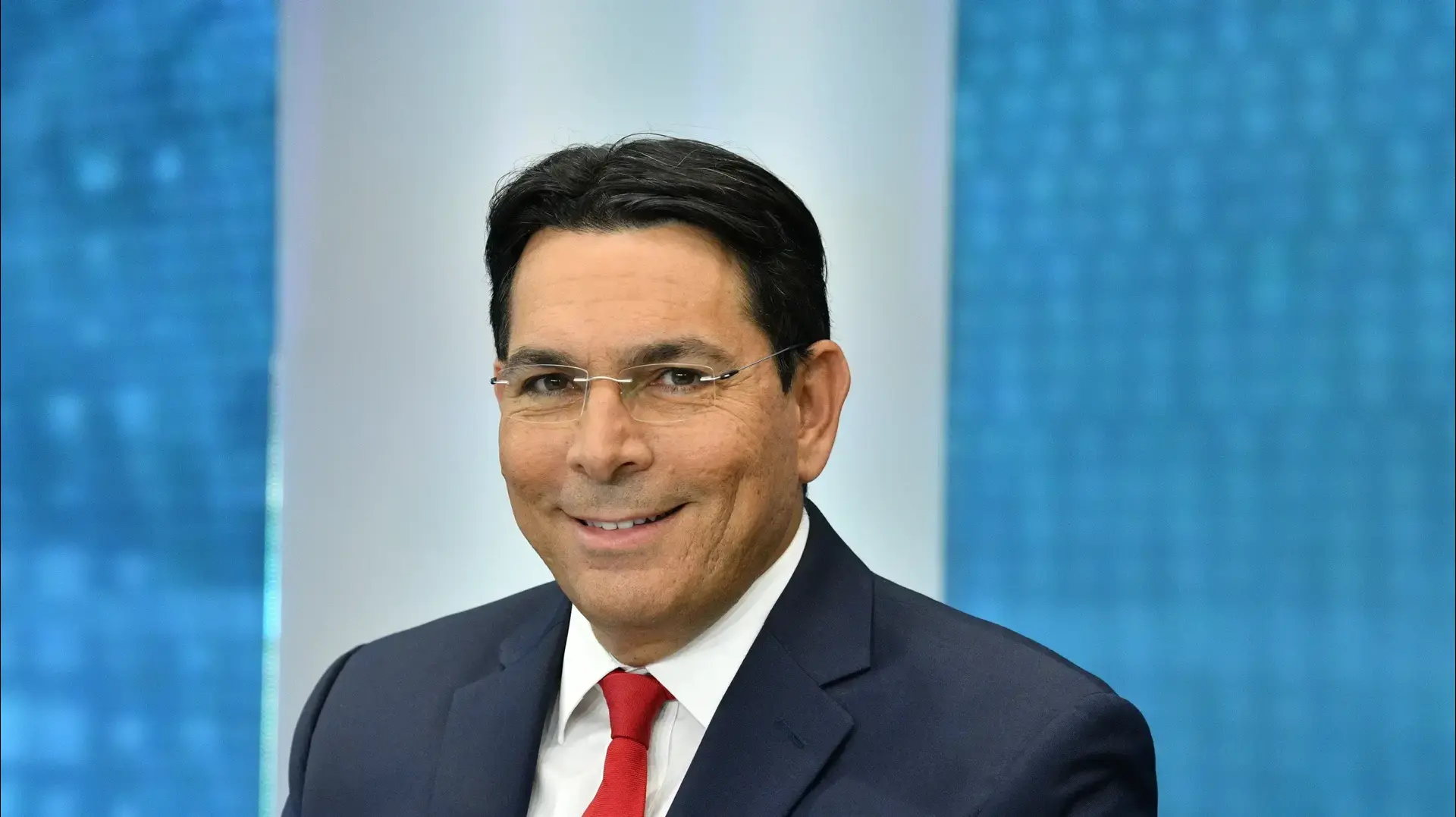 דני דנון בראיון לסופ"ש שלו. אולפן וואלה. דני דנון בראיון לסופ"ש שלו. אולפן וואלה.