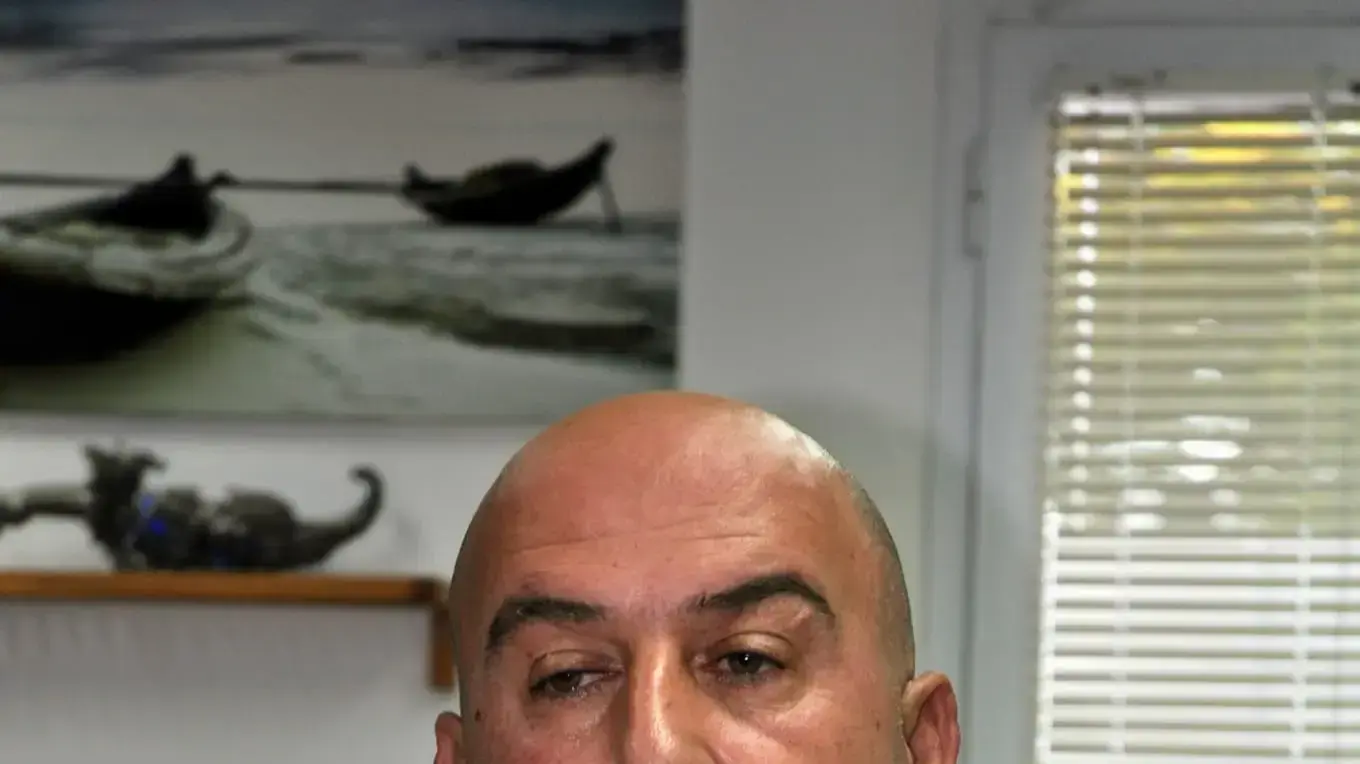 אבי ביטון , אביו של ירין ביטון תושב אור עקיבא נפצע קשה מירי בניסיון חיסול אבי ביטון , אביו של ירין ביטון תושב אור עקיבא נפצע קשה מירי בניסיון חיסול