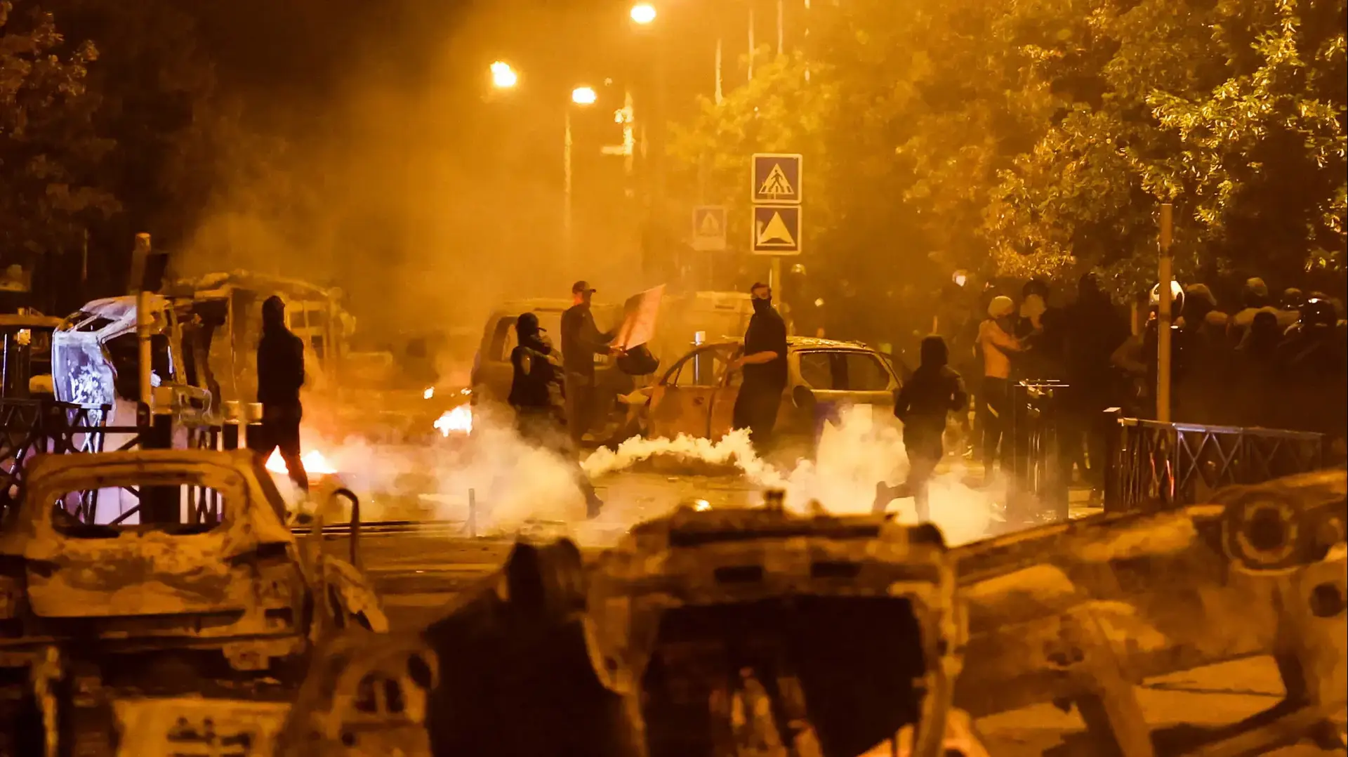 מהומות בנאנטר, פרבר של פריז, בעקבות ירי משטרתי בנער, צרפת 30 ביוני 2023
