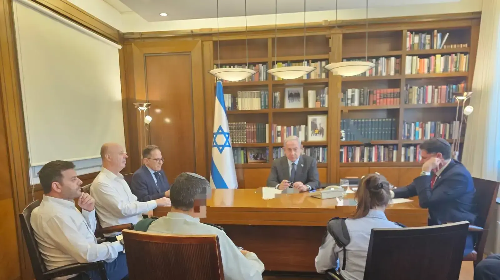 ראש הממשלה בנימין נתניהו סיים בהערכת מצב ביטחונית (טלפונית) נכוח פעילות צה"ל בג'נין ראש הממשלה בנימין נתניהו סיים בהערכת מצב ביטחונית (טלפונית) נכוח פעילות צה"ל בג'נין
