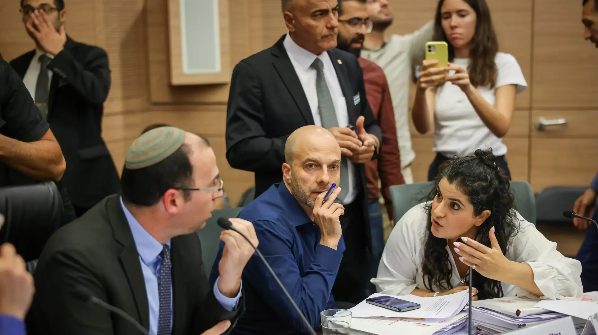 ועדת החוקה אישרה לקריאה ראשונה את ביטול עילת הסיבות, מהומה פרצה באולם 04 ביולי 2023 ועדת החוקה אישרה לקריאה ראשונה את ביטול עילת הסיבות, מהומה פרצה באולם 04 ביולי 2023