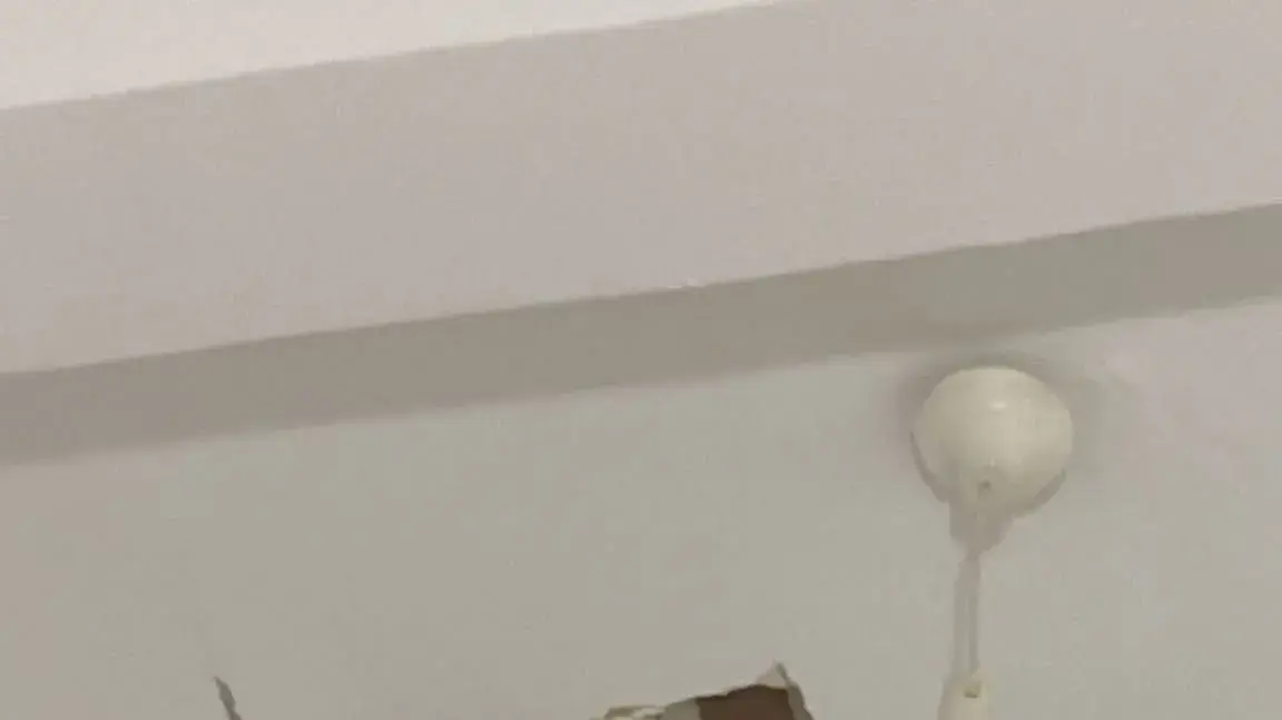שרידי רקטה שאותרו בבית בשדרות שרידי רקטה שאותרו בבית בשדרות