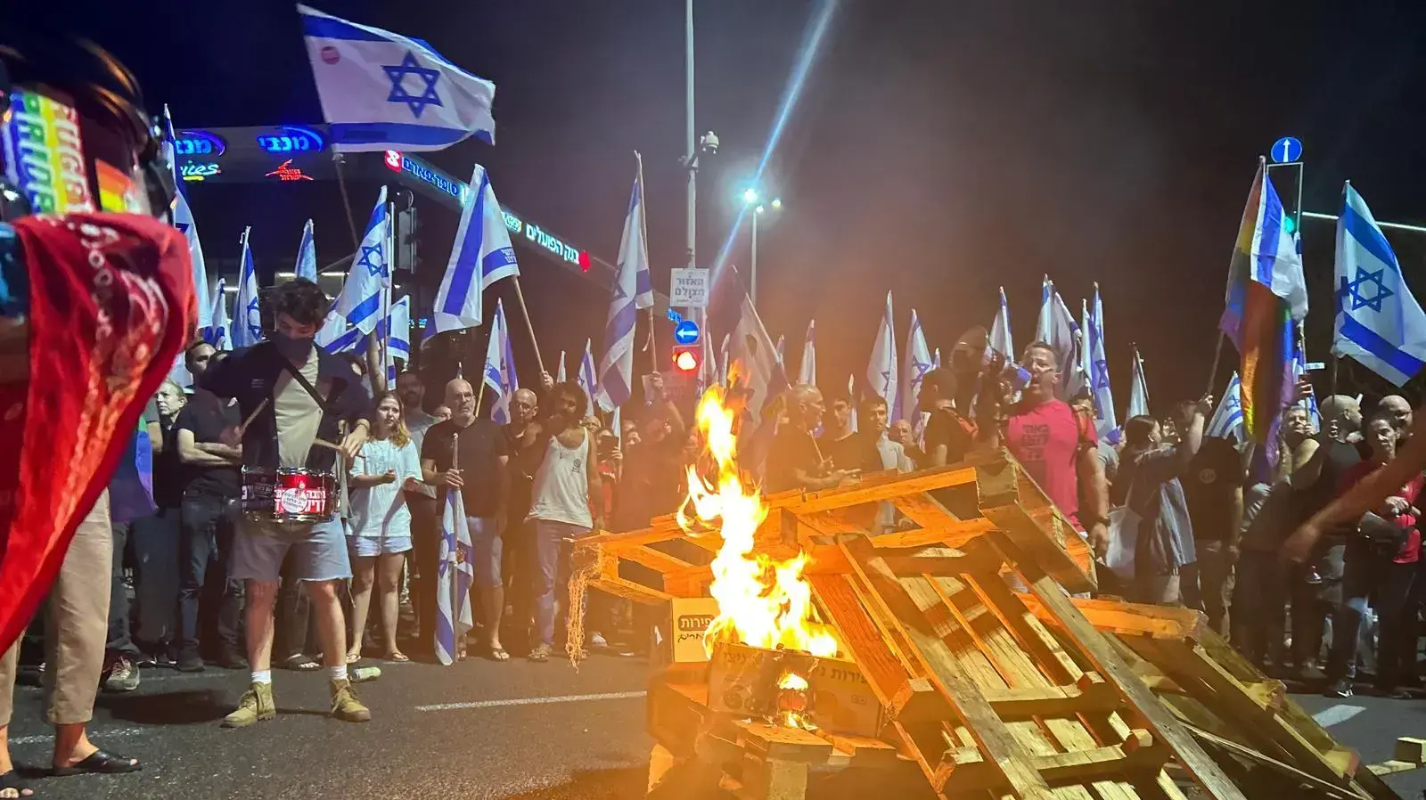 מדורות על צומת חורב בחיפה מדורות על צומת חורב בחיפה