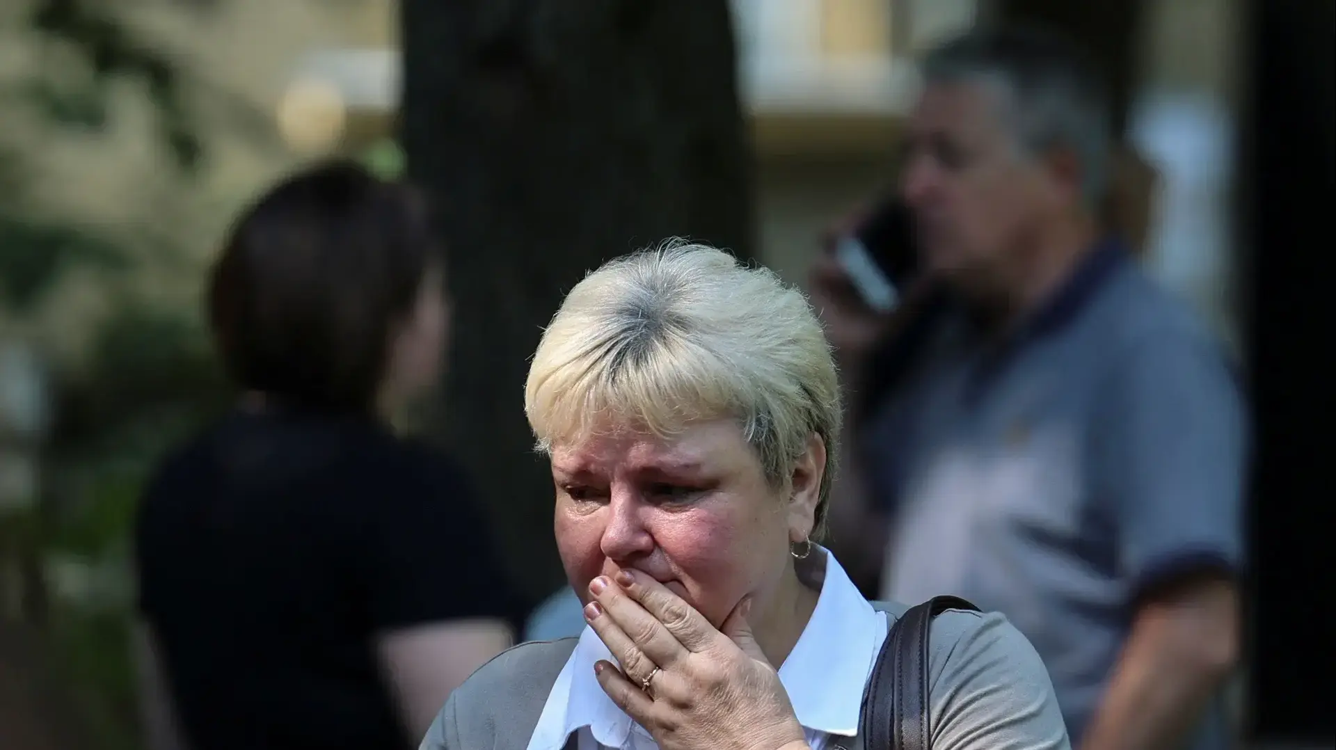 A local woman reacts at a site of a residential building hit by a Russian missile strike, amid Russia's attack on Ukraine, in Lviv, Ukraine July 6, 2023. REUTERS/Roman Baluk
A local woman reacts at a site of a residential building hit by a Russian missile strike, amid Russia's attack on Ukraine, in Lviv, Ukraine July 6, 2023. REUTERS/Roman Baluk