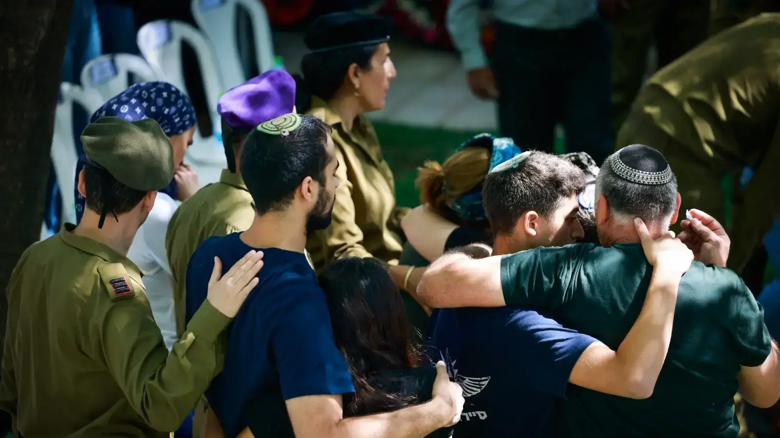 הלוויתו של שילה אמיר בן ה-22 שנהרג בפיגוע בקדומים, 7 ביולי 2023
הלוויתו של שילה אמיר בן ה-22 שנהרג בפיגוע בקדומים, 7 ביולי 2023