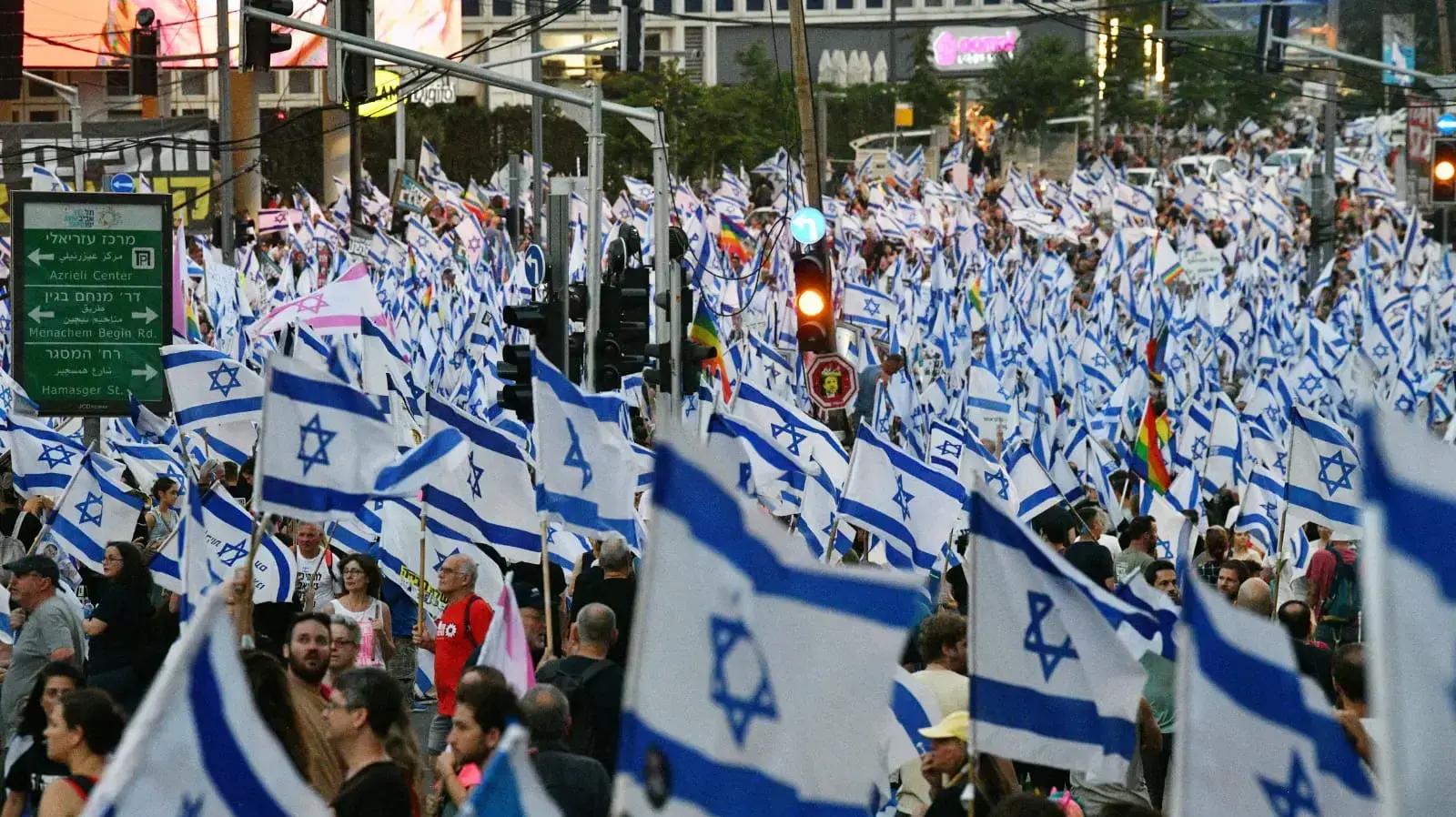 הפגנות נגד המהפכה המשפטית בתל אביב, שבוע 27. 08 ביולי 2023 הפגנות נגד המהפכה המשפטית בתל אביב, שבוע 27. 08 ביולי 2023