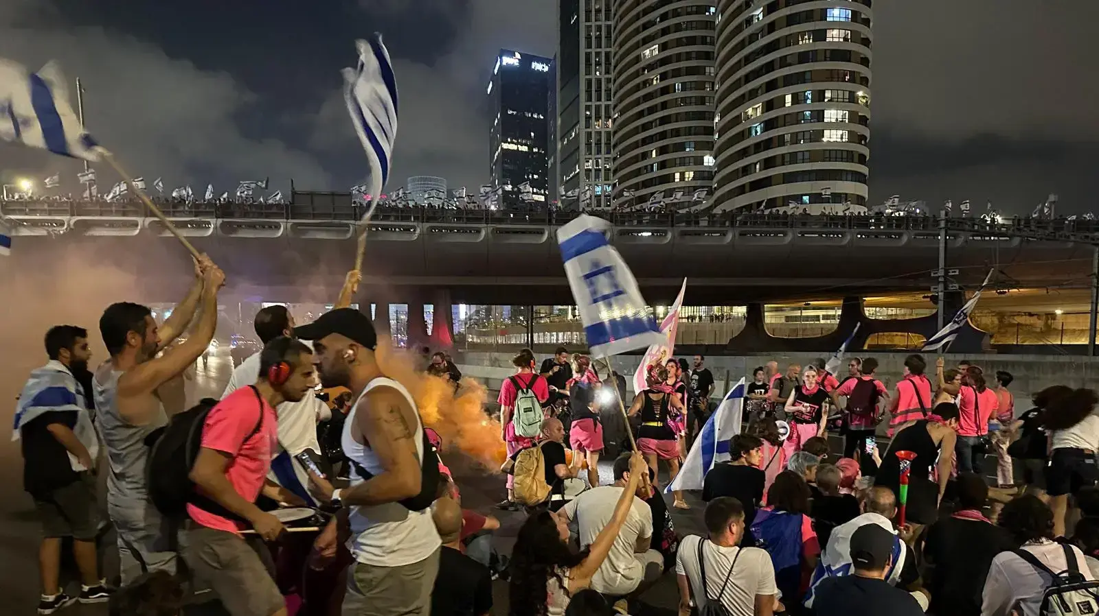 הפגנות נגד המהפכה המשפטית בתל אביב, שבוע 27. 08 ביולי 2023 הפגנות נגד המהפכה המשפטית בתל אביב, שבוע 27. 08 ביולי 2023