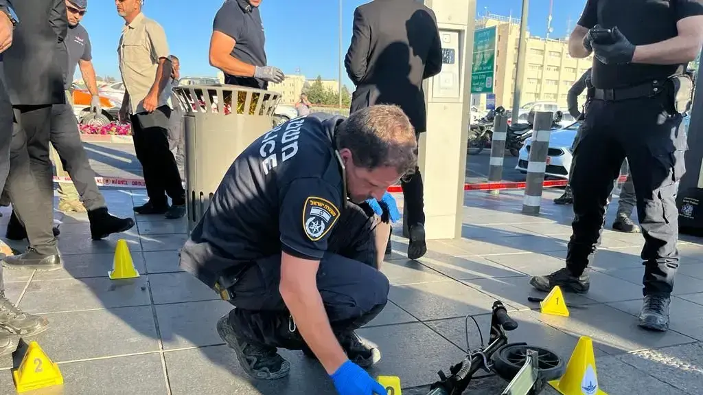 מפכ״ל המשטרה בזירת ניסיון הפיגוע מול המטה הארצי בירושלים 09 ביולי 2023 מפכ״ל המשטרה בזירת ניסיון הפיגוע מול המטה הארצי בירושלים 09 ביולי 2023