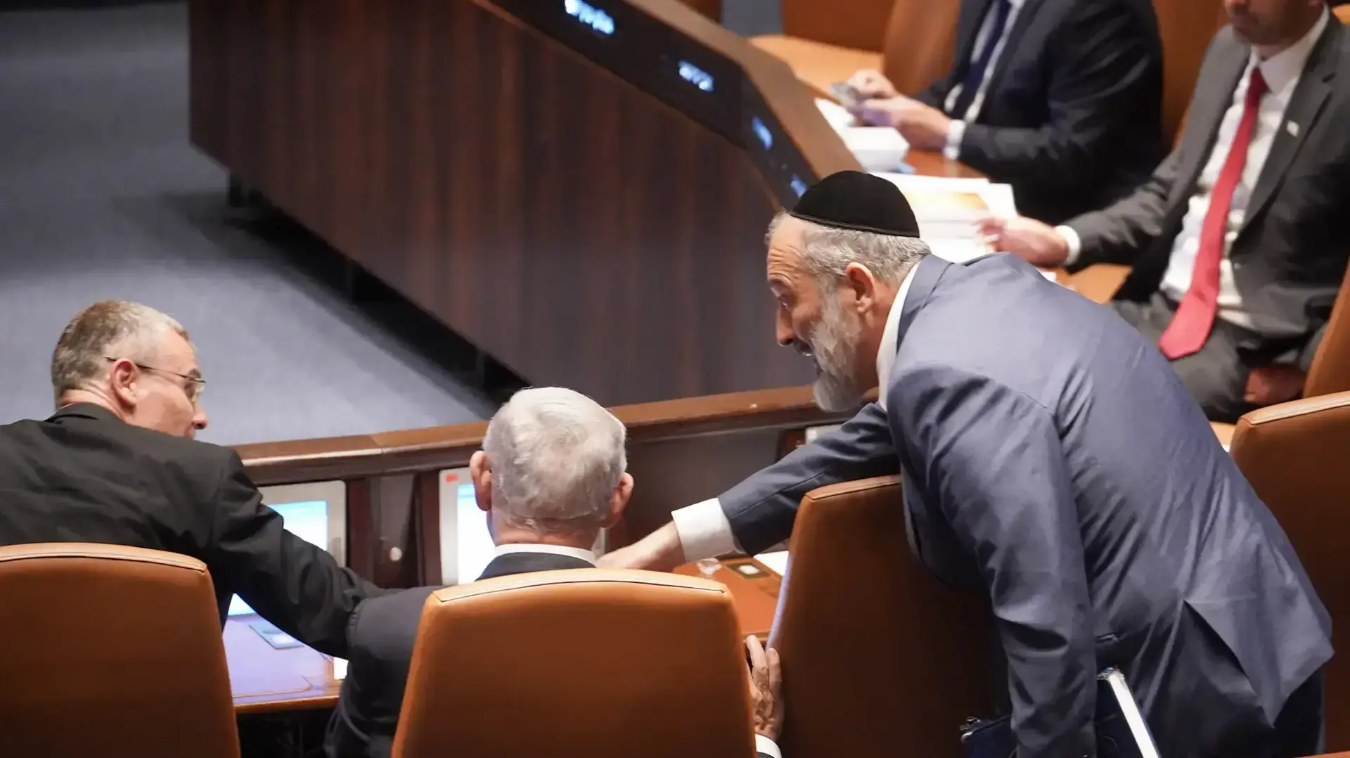 אריה דרעי ויריב לוין במליאת הכנסת אריה דרעי ויריב לוין במליאת הכנסת