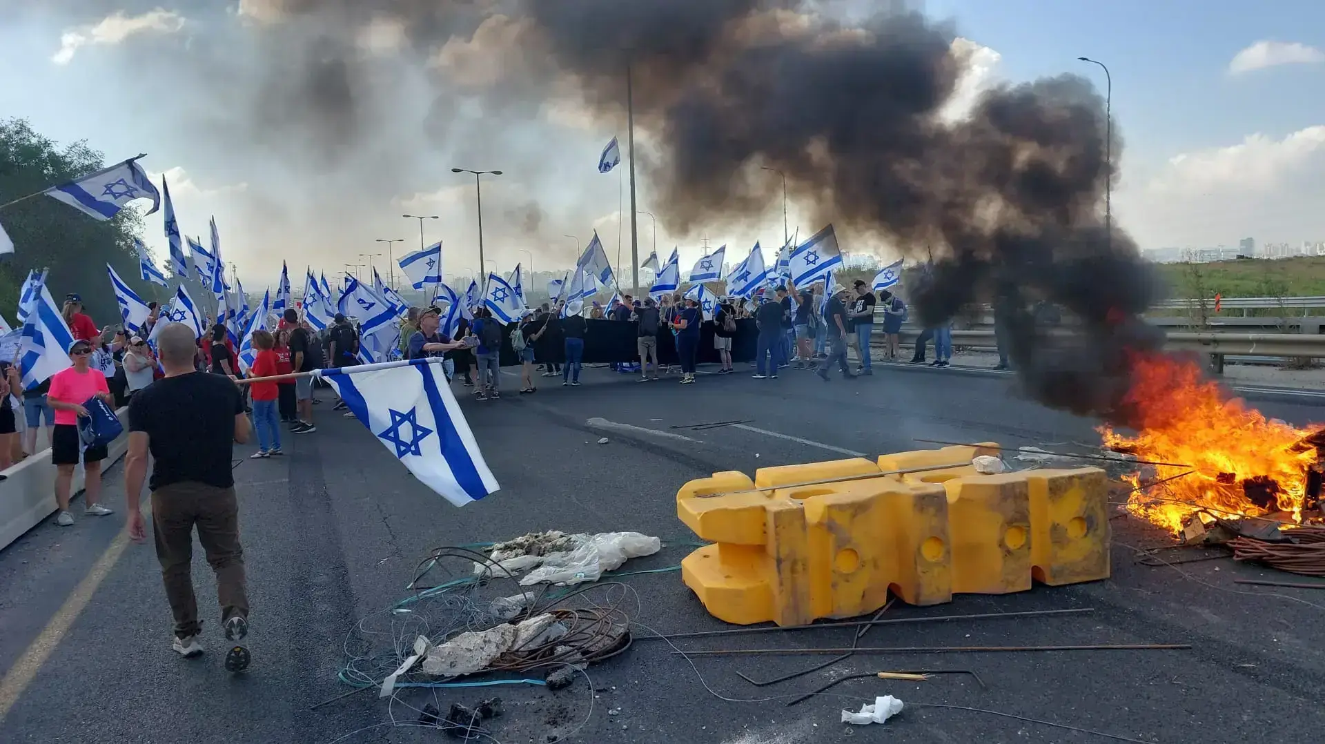 יום השיבושים: מחאות נגד המהפכה המשפטית כביש 5. 11 ביולי 2023 יום השיבושים: מחאות נגד המהפכה המשפטית כביש 5. 11 ביולי 2023