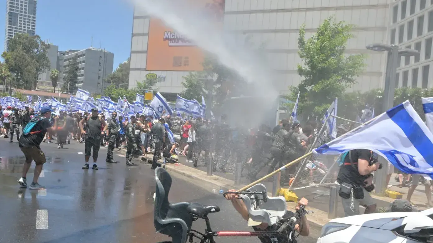 יום השיבושים: מחאות נגד המהפכה המשפטית,קפלן, תל אביב . 11 ביולי 2023 יום השיבושים: מחאות נגד המהפכה המשפטית,קפלן, תל אביב . 11 ביולי 2023