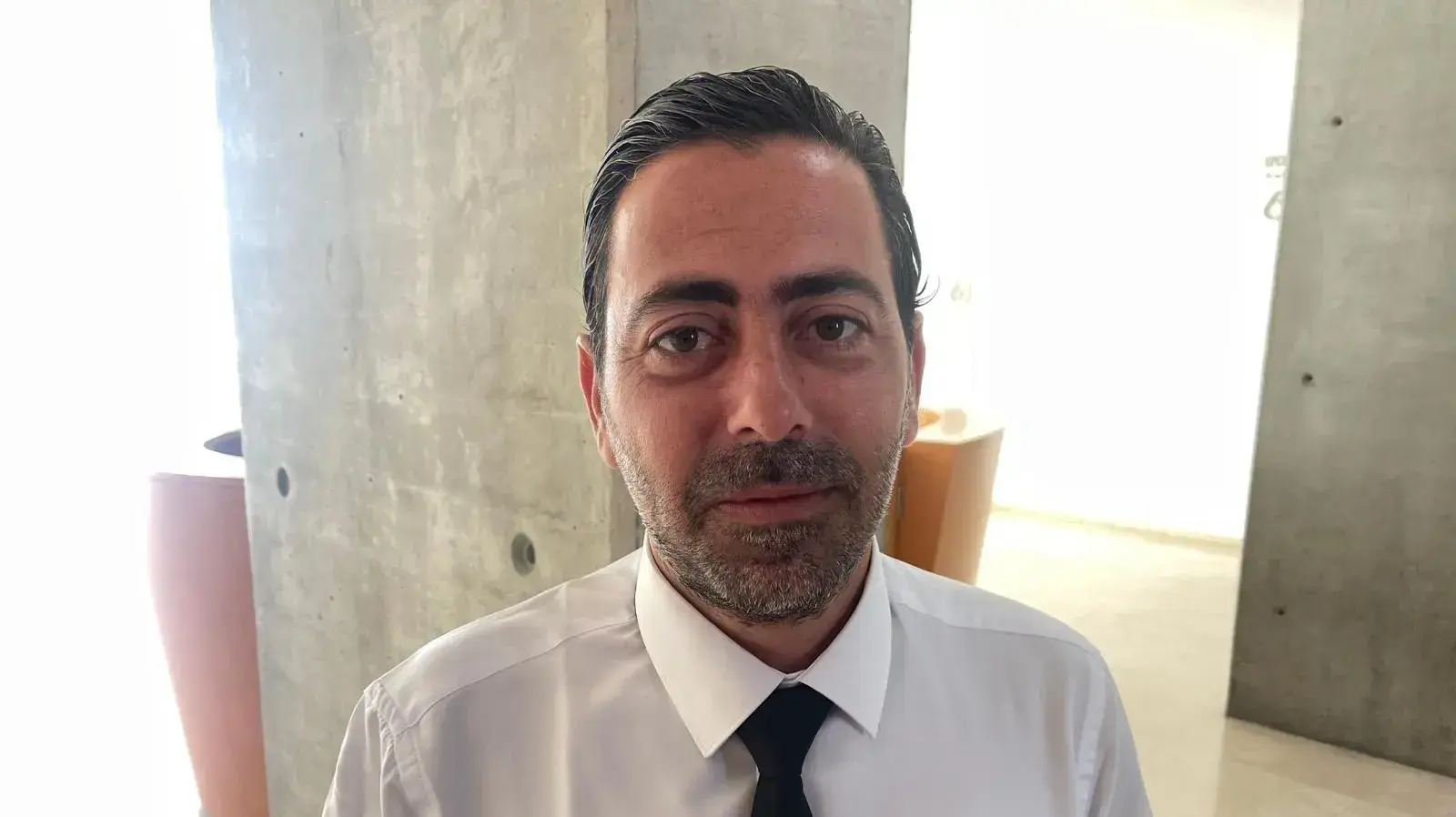 עו״ד ציון שמעון, המייצג סייעת ב"גן חגית" החשודה בהתעלללות בפעוטות. 13 ביולי 2023 עו״ד ציון שמעון, המייצג סייעת ב"גן חגית" החשודה בהתעלללות בפעוטות. 13 ביולי 2023