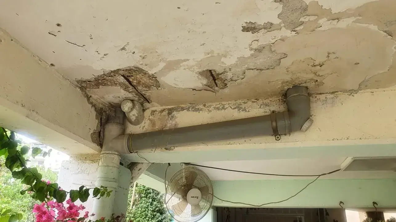 נפילת חתיכת בטון מחזית בניין בגני תקווה, 14 ביולי, 2023 נפילת חתיכת בטון מחזית בניין בגני תקווה, 14 ביולי, 2023