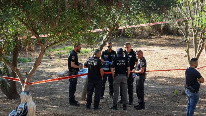 זירת הרצח במכבים, האב שי בלום נעצר בחשד שירה למוות בבנו