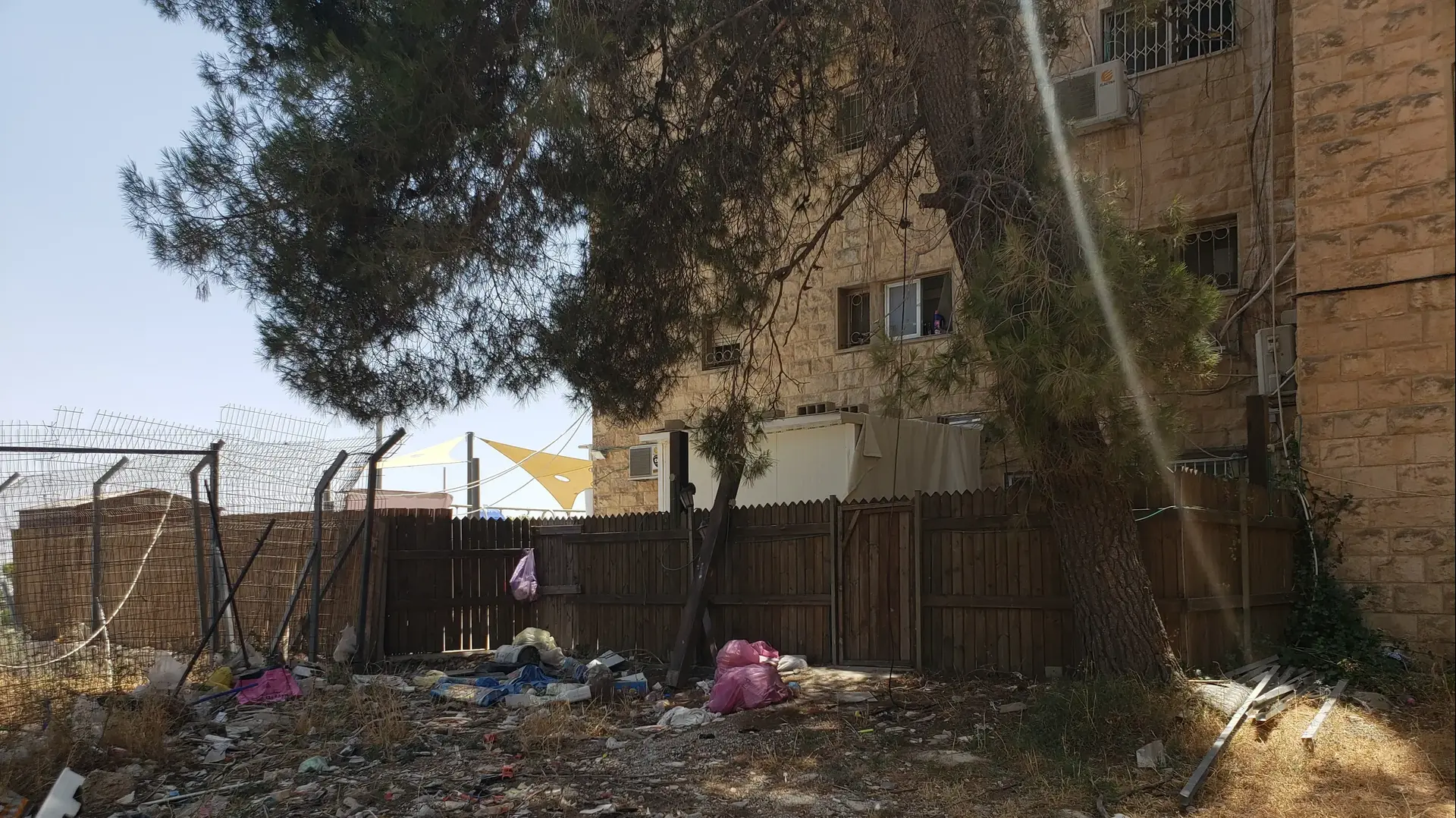 עשרות ילדים שובצו בגן לא חוקי בדירה בירושלים; העירייה: "לא יכולים לעצור גן שטרם נפתח" עשרות ילדים שובצו בגן לא חוקי בדירה בירושלים; העירייה: "לא יכולים לעצור גן שטרם נפתח"