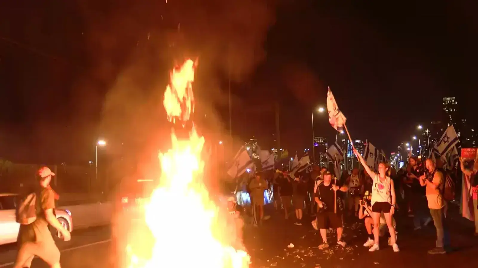 יום שיבושים: הפגנות נגד המהפכה המשפטית, שדרות רוקח בתל אביב. 18 ביולי 2023 יום שיבושים: הפגנות נגד המהפכה המשפטית, שדרות רוקח בתל אביב. 18 ביולי 2023
