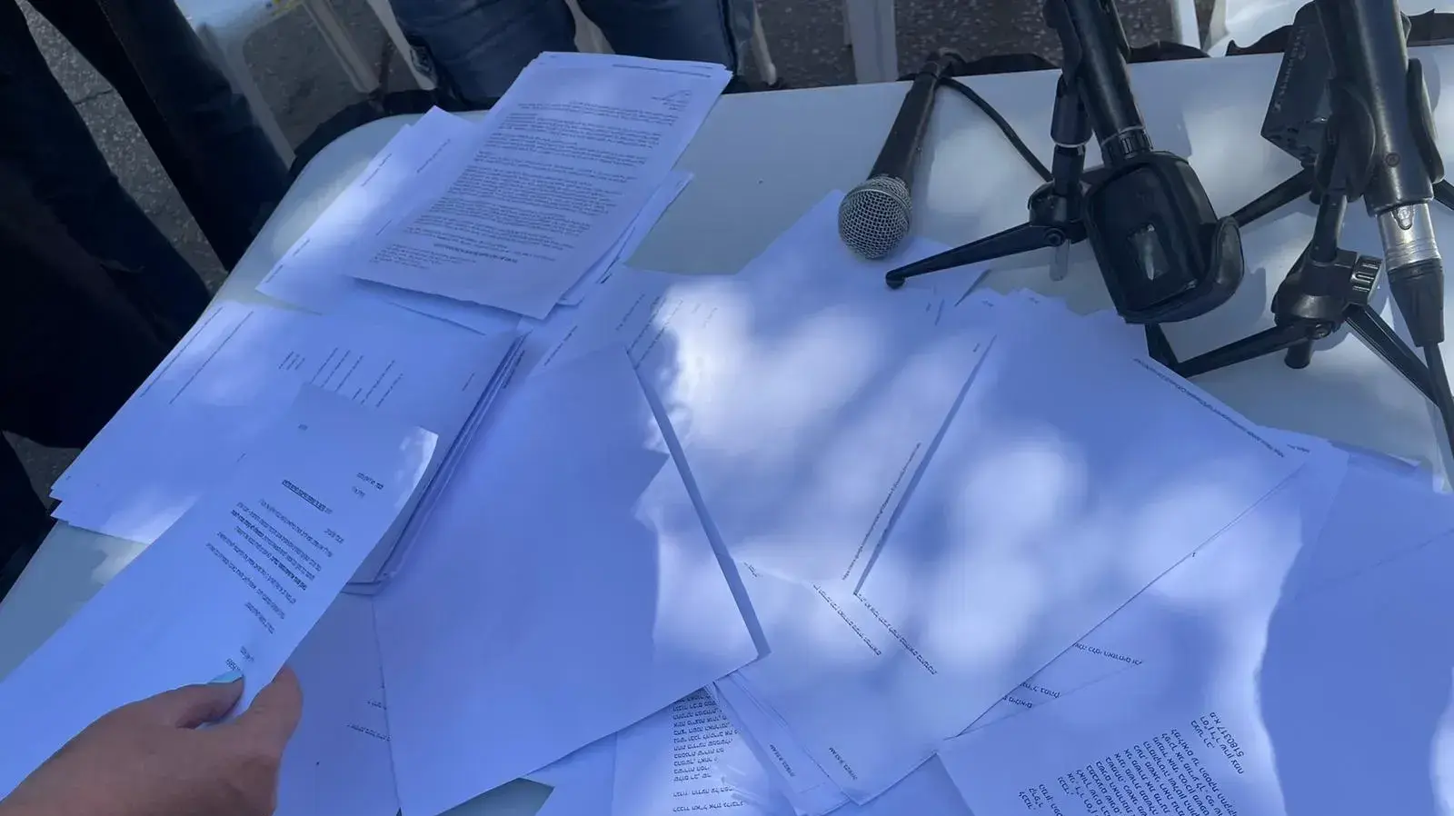 המוני מכתבי אי התייצבות למילואים מחוץ ללשכת קצין רפואה ראשי ש"ג תל השומר. 19 ביולי 2023 המוני מכתבי אי התייצבות למילואים מחוץ ללשכת קצין רפואה ראשי ש"ג תל השומר. 19 ביולי 2023