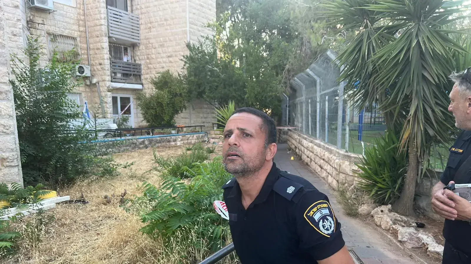 המשטרה בזירת הדקירה בגילה שבירושלים, 20 ביולי 2023 המשטרה בזירת הדקירה בגילה שבירושלים, 20 ביולי 2023