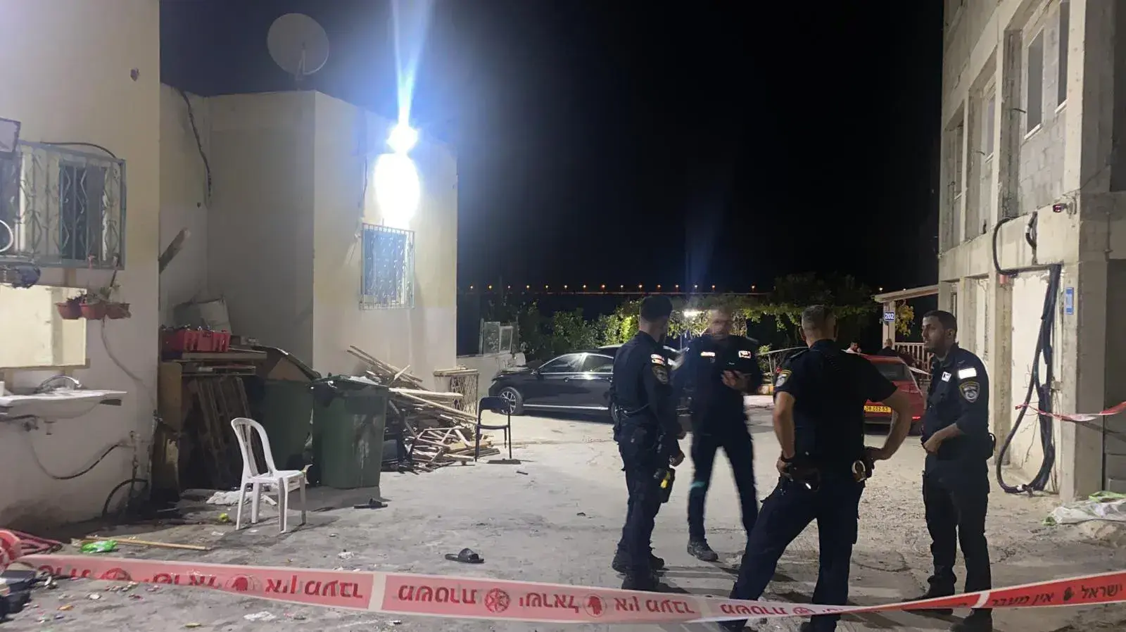 בן 19 ובת 28 נורו למוות בג'סר א-זרקא, המשטרה סורקת אחר חשודים. 22 ביולי 2023 בן 19 ובת 28 נורו למוות בג'סר א-זרקא, המשטרה סורקת אחר חשודים. 22 ביולי 2023