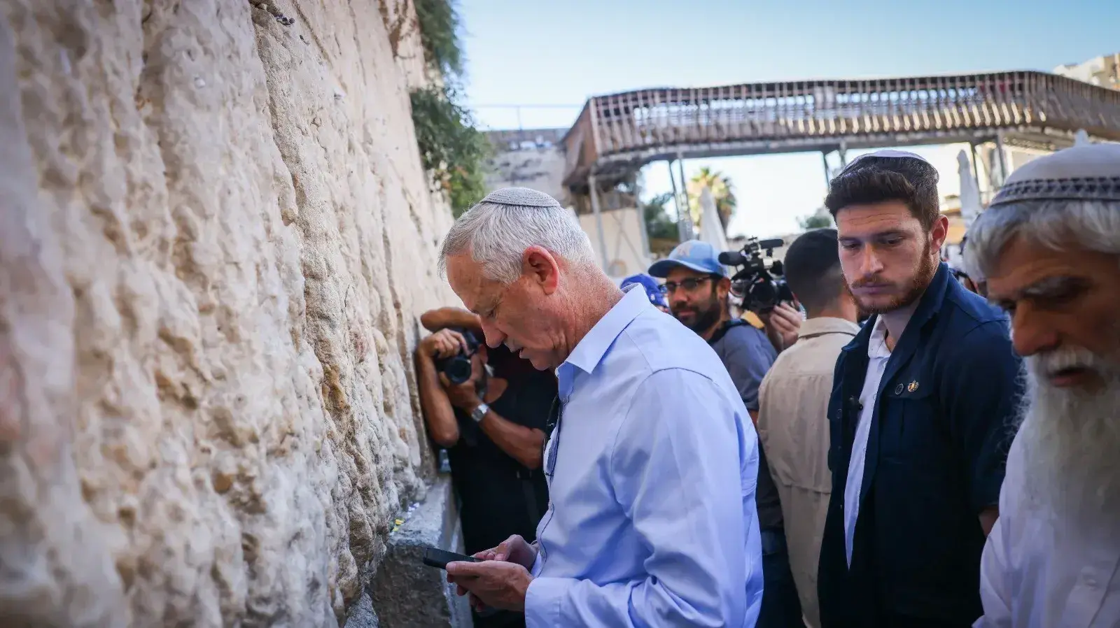 בני גנץ, תפילה משותפת בכותל המערבי, 23 ביולי 2023 בני גנץ, תפילה משותפת בכותל המערבי, 23 ביולי 2023