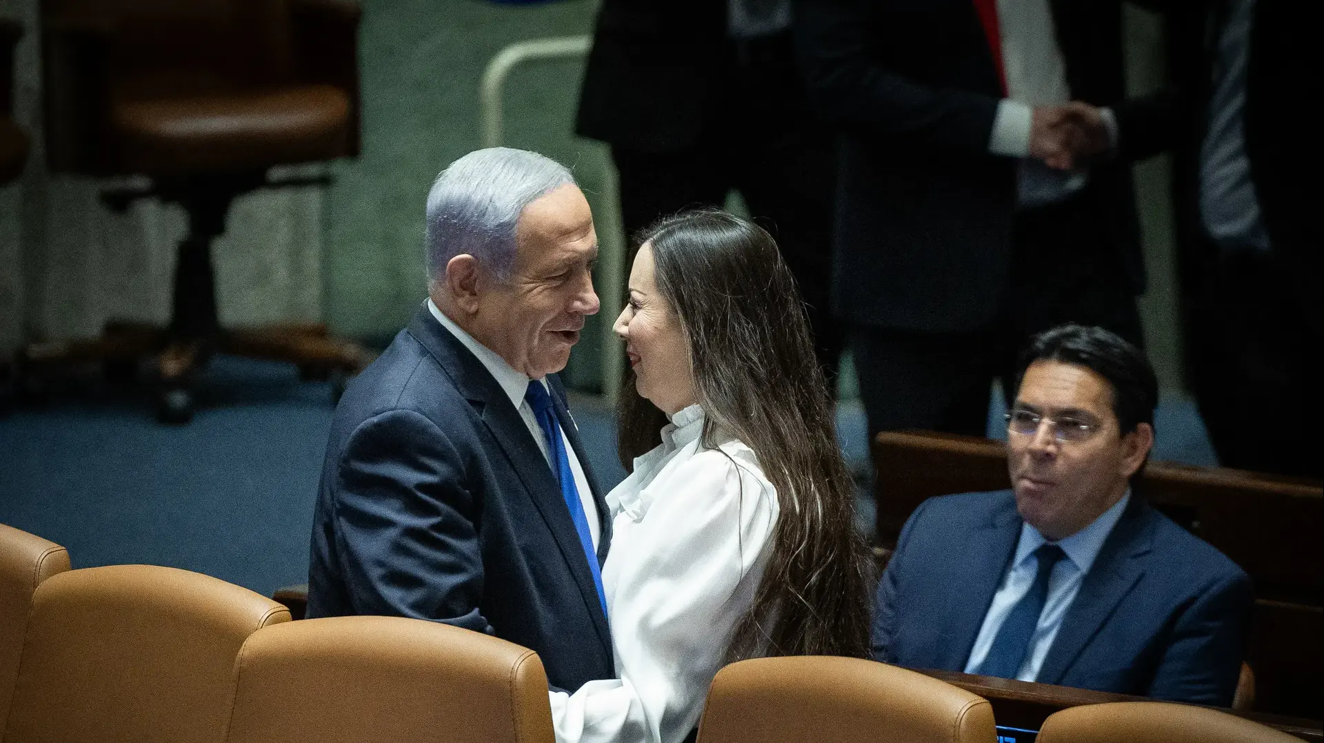 בנימין נתניהו, טלי גוטליב, הצבעה על ביטול עילת הסבירות, כנסת, 24 ביולי 2023 בנימין נתניהו, טלי גוטליב, הצבעה על ביטול עילת הסבירות, כנסת, 24 ביולי 2023