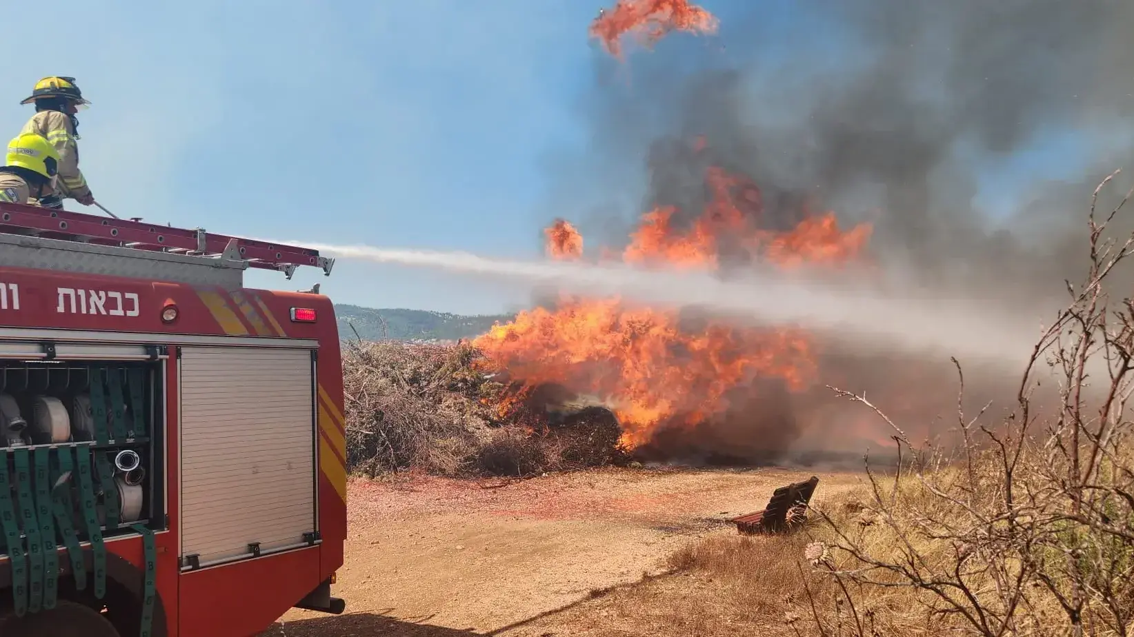 שריפה בהרי ירושלים סמוך לקיבוץ צובה. 24 ביולי 2023 שריפה בהרי ירושלים סמוך לקיבוץ צובה. 24 ביולי 2023