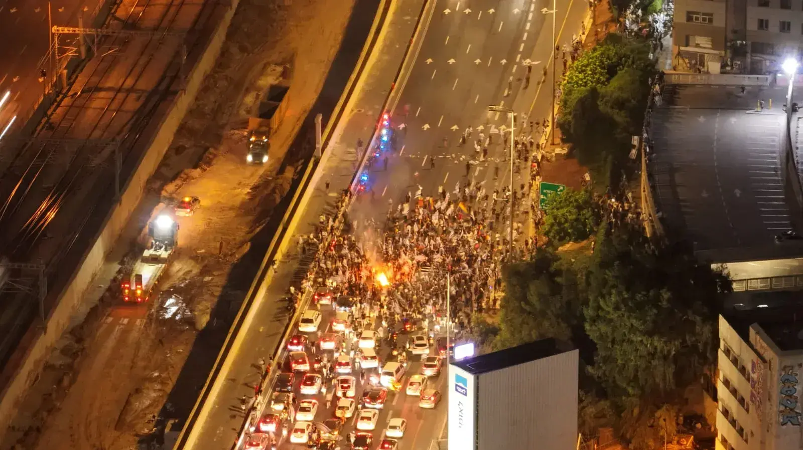 איילון צפון חסום לתנועה איילון צפון חסום לתנועה