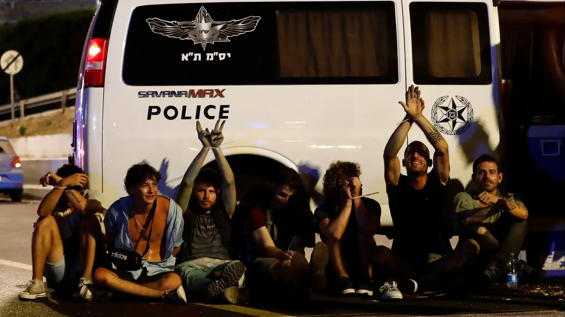 מעצר מפגינים נגד המהפכה המשפטית, נתיבי איילון ת"א, 25 ביולי 2023 מעצר מפגינים נגד המהפכה המשפטית, נתיבי איילון ת"א, 25 ביולי 2023