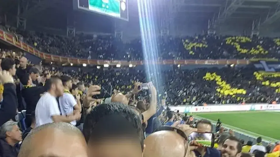 מפקד יס"מ תל אביב יאיר חנוני במשחק כדורגל מפקד יס"מ תל אביב יאיר חנוני במשחק כדורגל