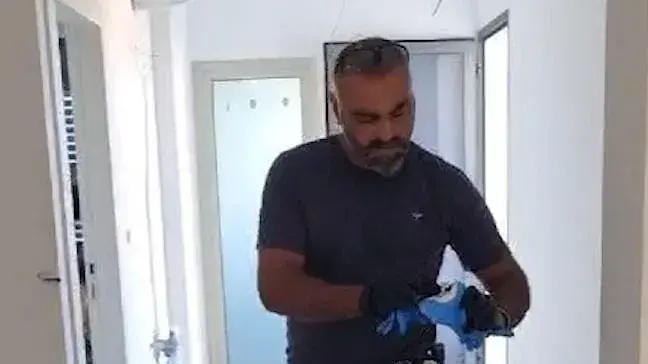 אקדח וקוקאין נתפסו בתותב ובכסא גלגלים של קטוע רגל אקדח וקוקאין נתפסו בתותב ובכסא גלגלים של קטוע רגל