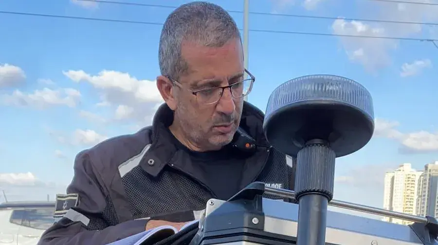 ליאור ליפשיץ, מתנדב משטרה שהודח מתפקידו בעקבות פוסט נגד בן גביר ליאור ליפשיץ, מתנדב משטרה שהודח מתפקידו בעקבות פוסט נגד בן גביר