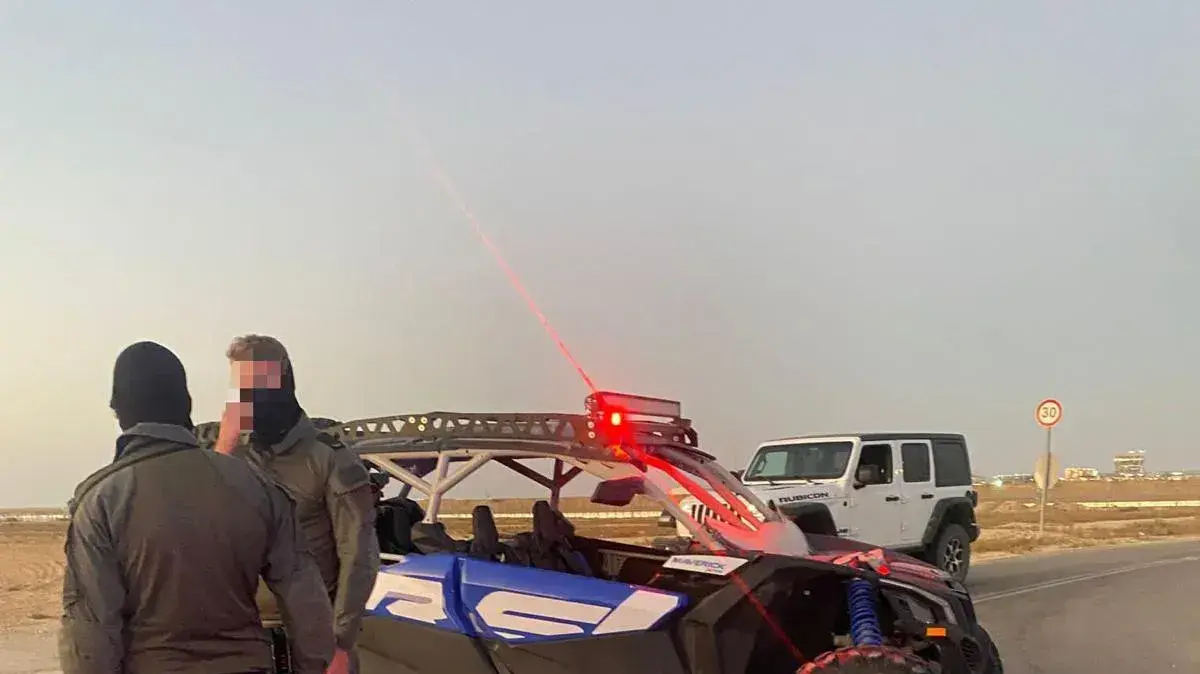 בתום מרדף דרמטי: נעצר חשוד בהפעלת חממת סמים בבסיס בדרום
01.08.23