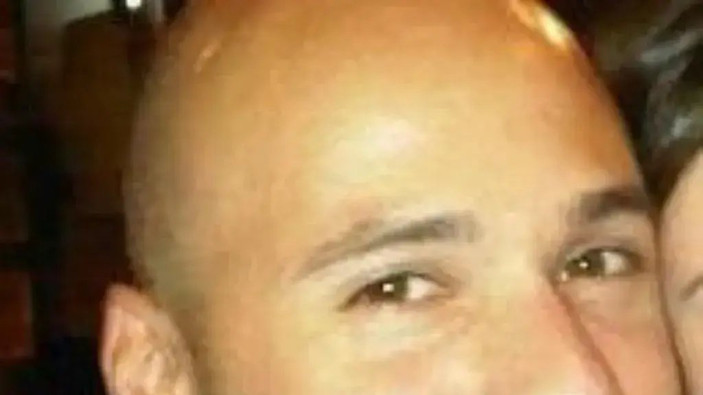 הנרצח בפיגוע, חן אמיר, סייר מיחידת האופנועים של אגף סלע בשיטור העירוני בנקודת הפיגוע בנחלת בנימין. 5 באוגוסט 2023 הנרצח בפיגוע, חן אמיר, סייר מיחידת האופנועים של אגף סלע בשיטור העירוני בנקודת הפיגוע בנחלת בנימין. 5 באוגוסט 2023