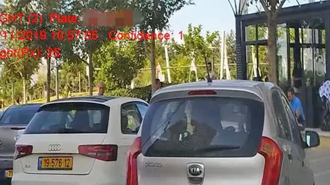 הרכב של השופטת ד״ר קרן אניספלד החונה בניגוד לחוק 