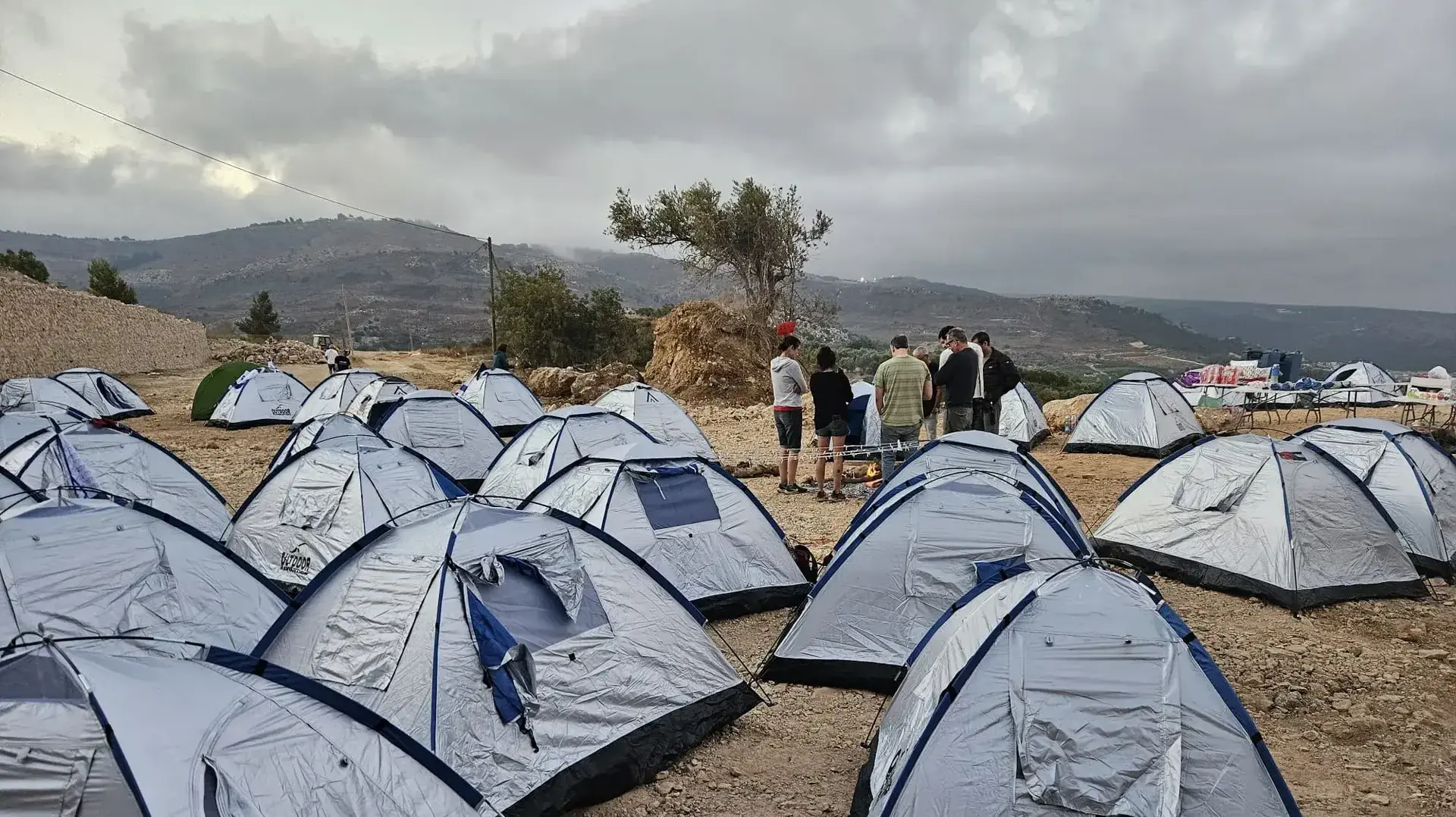 המפגינים שישנו במושב נווה אטי"ב בו נתניהו נופש: "רק רוצים למחות" 08 באוגוסט 2023 המפגינים שישנו במושב נווה אטי"ב בו נתניהו נופש: "רק רוצים למחות" 08 באוגוסט 2023