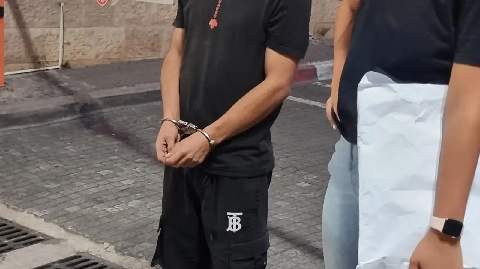 סוכן סמוי "גורדון" שהיה אחראי למעצרם של 36 סוחרי סמים מסוכנים ונשק 08 באוגוסט 2023 סוכן סמוי "גורדון" שהיה אחראי למעצרם של 36 סוחרי סמים מסוכנים ונשק 08 באוגוסט 2023