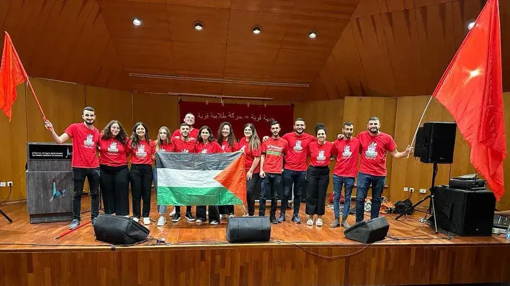 תא הסטודנטים של חד"ש באוניברסיטה העברית בירושלים באירוע סוף שנה. תא הסטודנטים של חד"ש באוניברסיטה העברית בירושלים באירוע סוף שנה.