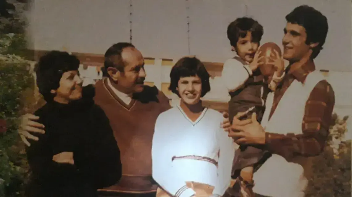 חיים לפלר עם אשתו שמחה וילדיהם נועה, אוהד ואורי חיים לפלר עם אשתו שמחה וילדיהם נועה, אוהד ואורי