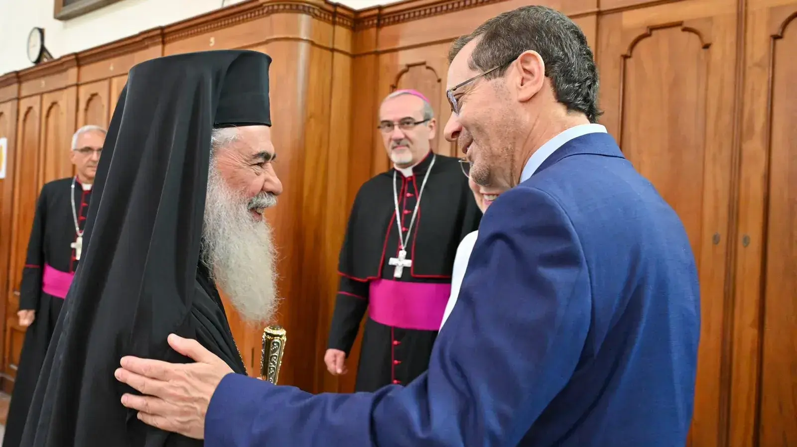 נשיא המדינה יצחק הרצוג נפגש עם אב המנזר, האב ג׳ין גוזף ברגרה עם נציגי הנהגת הדת הנוצרית, מנזר סטלה מאריס, 9 באגוסט 2023 נשיא המדינה יצחק הרצוג נפגש עם אב המנזר, האב ג׳ין גוזף ברגרה עם נציגי הנהגת הדת הנוצרית, מנזר סטלה מאריס, 9 באגוסט 2023
