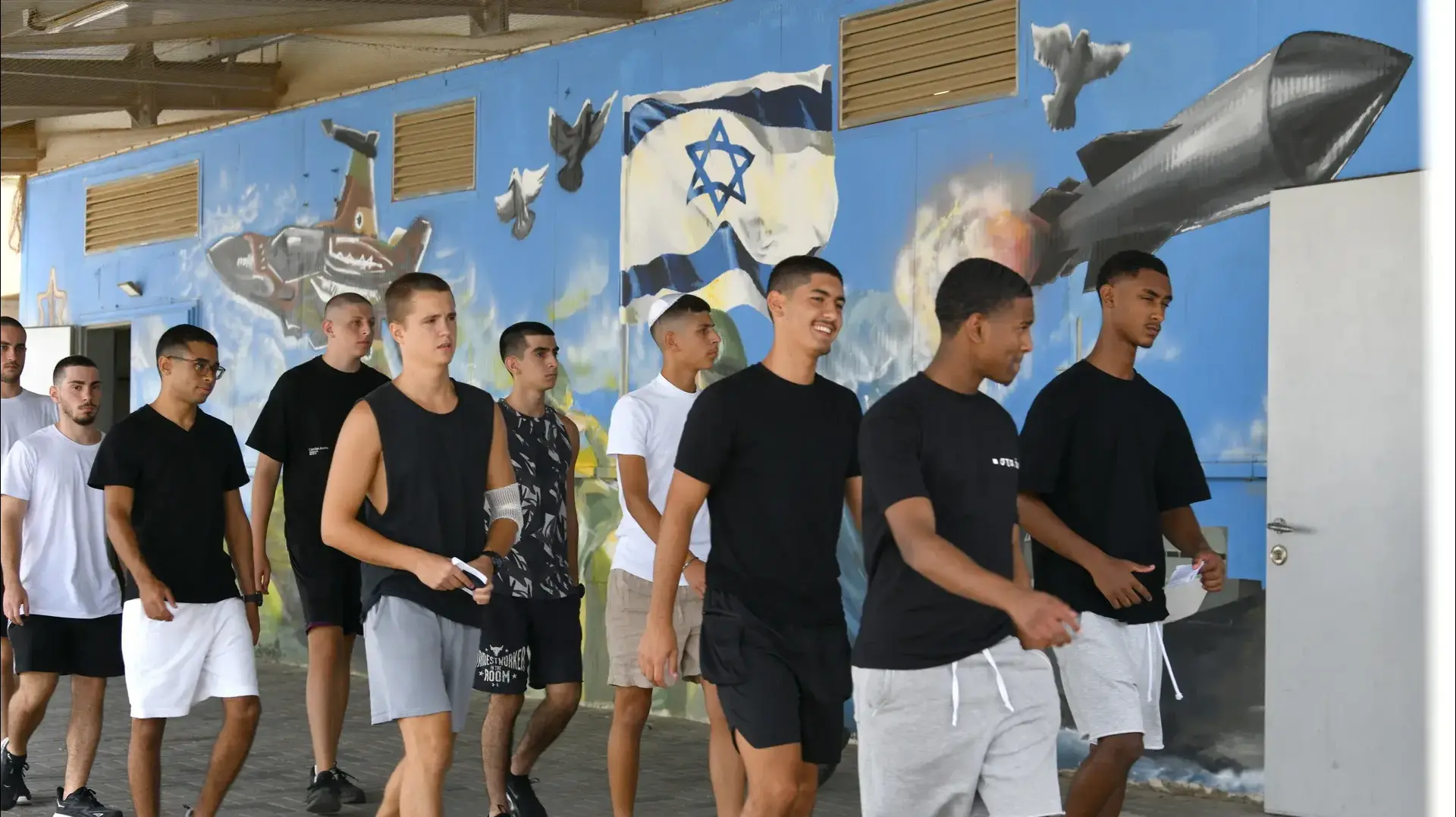 מתגייסים לצה"ל, לשכת הגיוס, בקו"ם, תל השומר, 9 באוגוסט 2023 מתגייסים לצה"ל, לשכת הגיוס, בקו"ם, תל השומר, 9 באוגוסט 2023