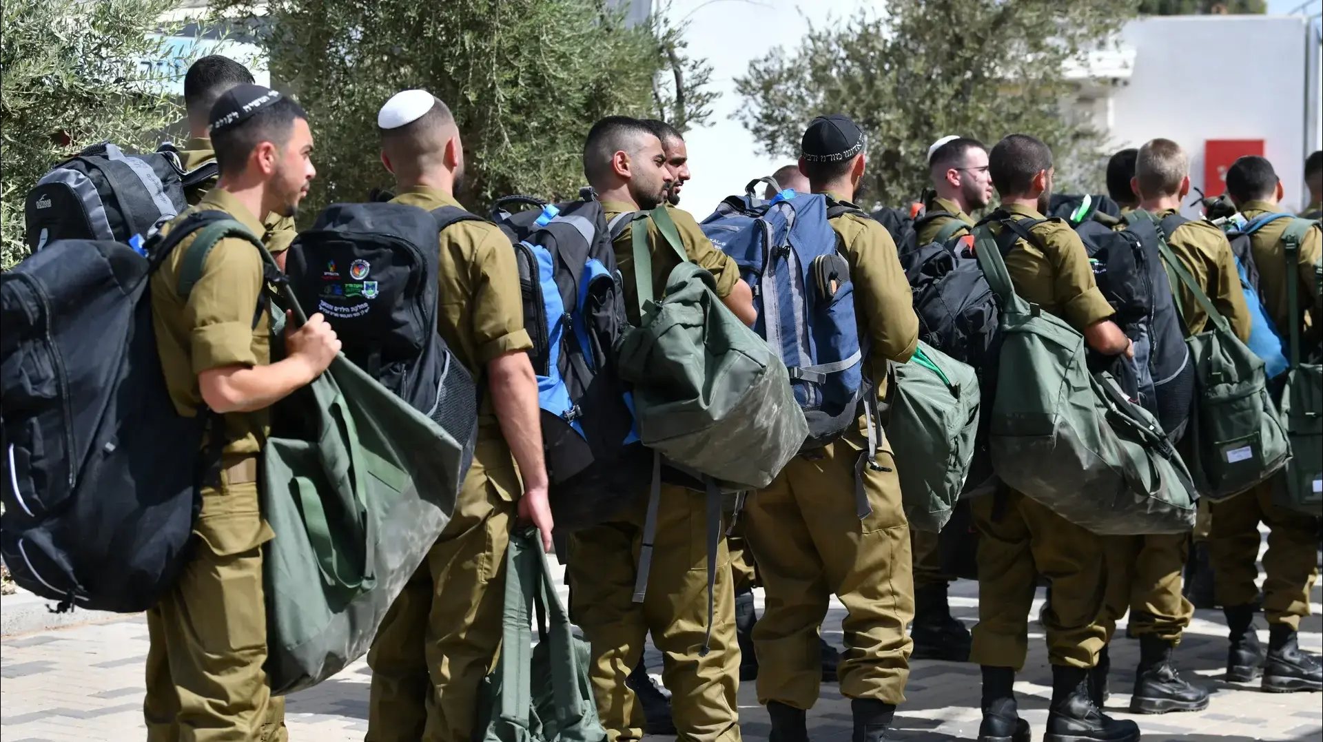 חיילים שהתגייסו לצה"ל, לשכת הגיוס, בקו"ם, תל השומר, 9 באוגוסט 2023