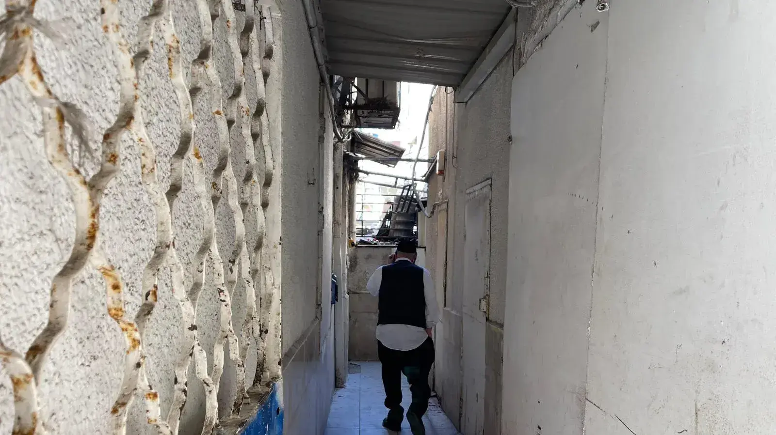 במהלך שיפוץ דירה בחיפה: נמצאה גופה מוסלקת בתוך קיר בחיפה 09 באוגוסט 2023 במהלך שיפוץ דירה בחיפה: נמצאה גופה מוסלקת בתוך קיר בחיפה 09 באוגוסט 2023