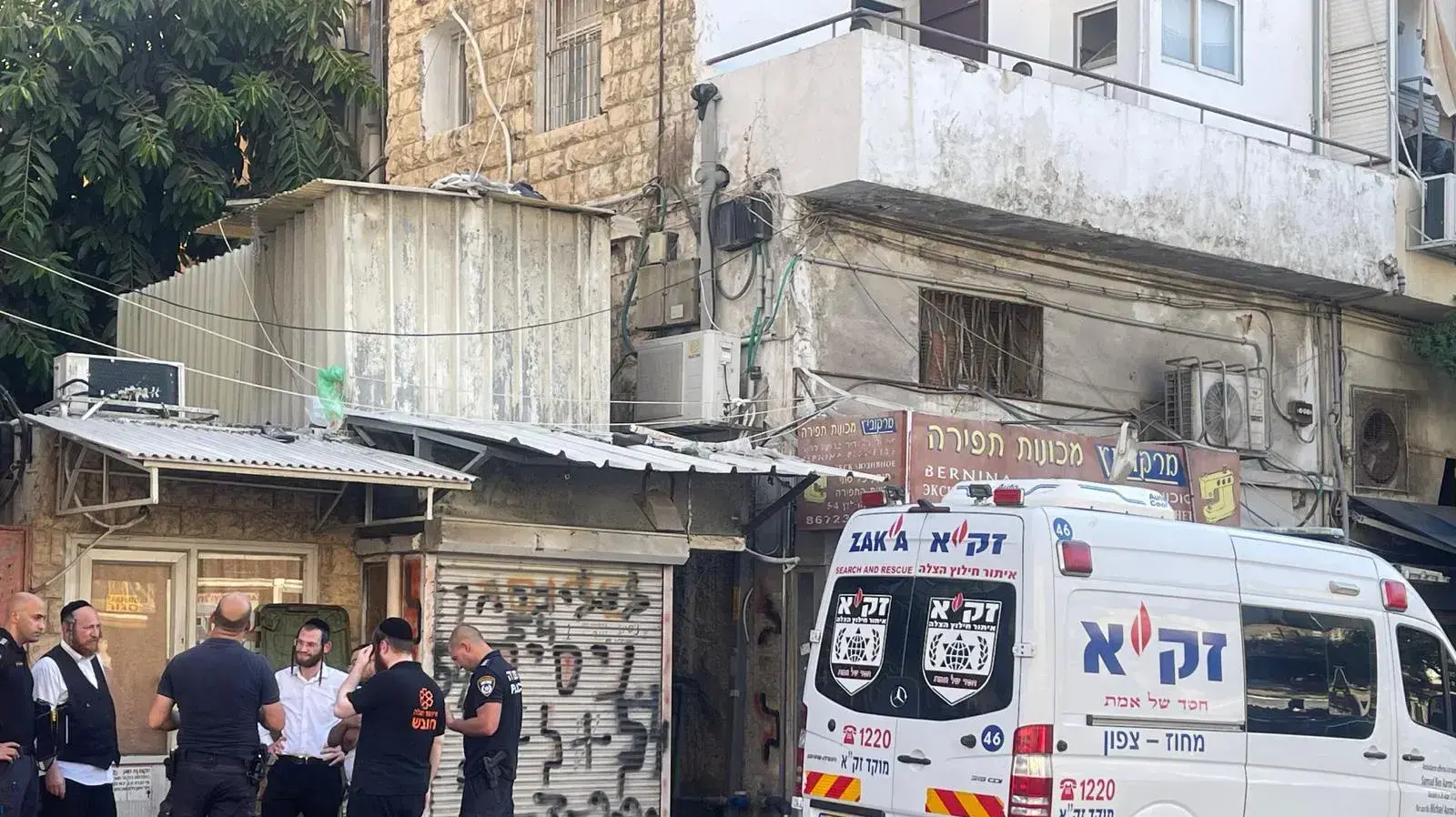 במהלך שיפוץ דירה בחיפה: נמצאה גופה מוסלקת בתוך קיר בחיפה 09 באוגוסט 2023 במהלך שיפוץ דירה בחיפה: נמצאה גופה מוסלקת בתוך קיר בחיפה 09 באוגוסט 2023